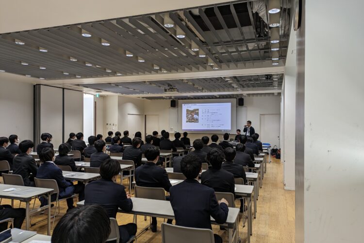 浜松未来総合専門学校で講義を行いました